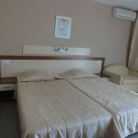 Selena Family Otel 3*