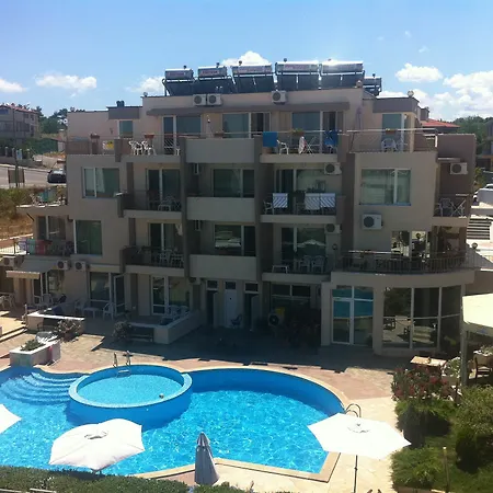 Selena Family Hotel