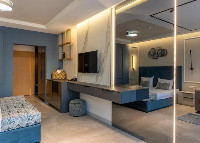 Selena Family Otel 3*