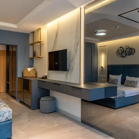 Selena Family Отель 3*